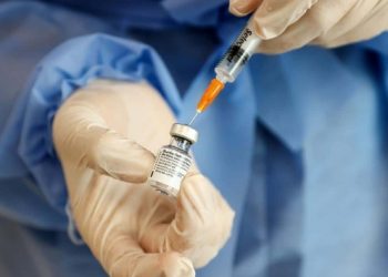 Pfizer/BioNTech, Covid-19 aşısında beş yaş altı i&ccedil;in acil kullanım onayı başvurusunu erteledi