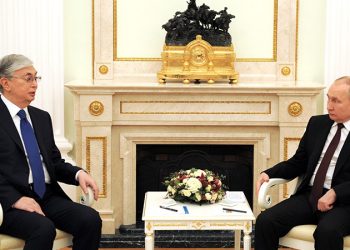 Putin: Kazakistan, uluslararası çetelerin kurbanı oldu