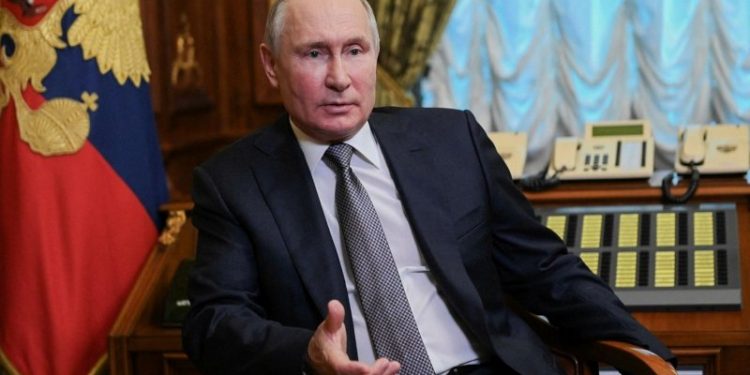 Putin: Parçası olduğumuz dünya ekonomisine zarar vermeyeceğiz