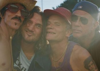 Red Hot Chili Peppers'ın yeni şarkısı Black Summer yayında
