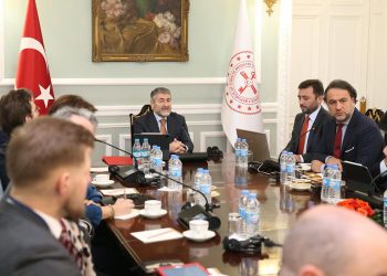 Reuters: Bakan Nebati, Londra’da kurun sabit kalacağını taahhüd etti