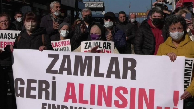 Rize'de zam protestosunda şiir okuyan vatandaş gözaltına alındı