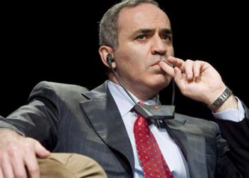 Rus satranç efsanesi Kasparov: Putin'in savaş makinesini iflas ettirin