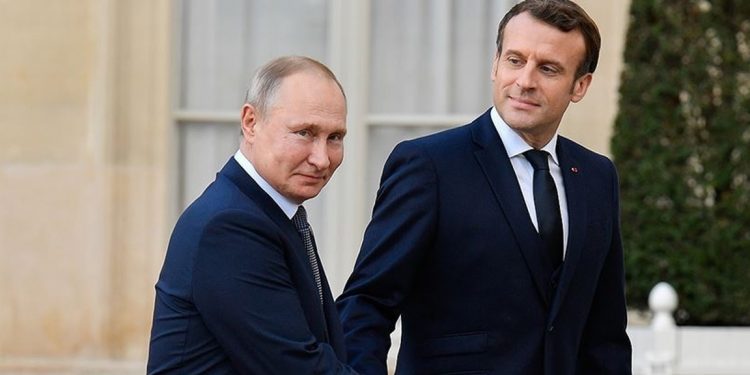 Rusya Devlet Başkanı Putin, Fransa Cumhurbaşkanı Macron ile telefonda görüştü