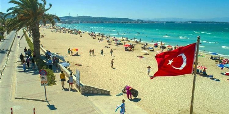 Rusya-Ukrayna savaşında Türkiye turizmi 10 milyon turist ve 11 milyar dolar kaybeder