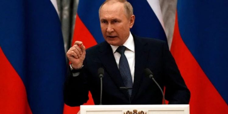 Rusya'da parlamento, Putin'in Doğu Ukrayna'ya tezkere talebini onayladı