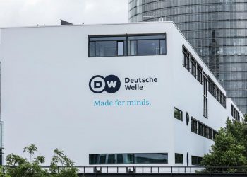 Rusya'dan Almanya'ya karşı hamle: Deutsche Welle çalışanlarının akreditasyonuna son verildi