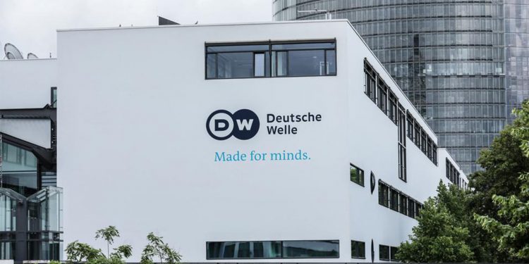 Rusya'dan Almanya'ya karşı hamle: Deutsche Welle çalışanlarının akreditasyonuna son verildi