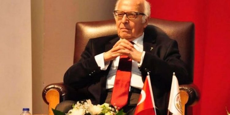 Sabih Kanadoğlu: Cumhurbaşkanlığı hükümet sistemi diye bir rejim yok, ucube bir sistem