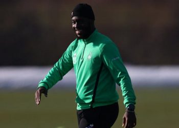 Saint-Etienne'in yeni transferi Joris Gnagnon'ı takım arkadaşları koruma sandı