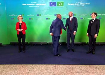 'Saray'da 'ayakta kalan' von der Leyen yine 'dışlandı'