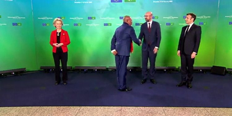 'Saray'da 'ayakta kalan' von der Leyen yine 'dışlandı'