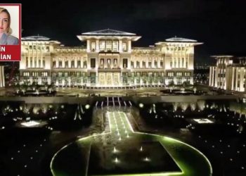 Sarayda ‘Gece Oyunları’: Azil, istifa, genelge