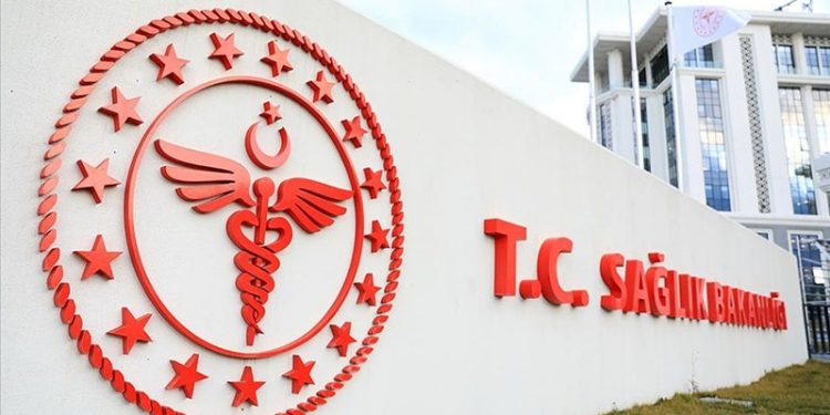 Sağlıkta sözleşmeli idareciler uygulaması başladı: AVM’de, otelde çalışanlar, eski imamlar müdür yapıldı