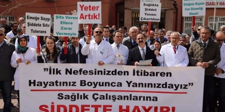 Sağlıkta şiddet engellenmiyor: Acil serviste hemşireye saldırı