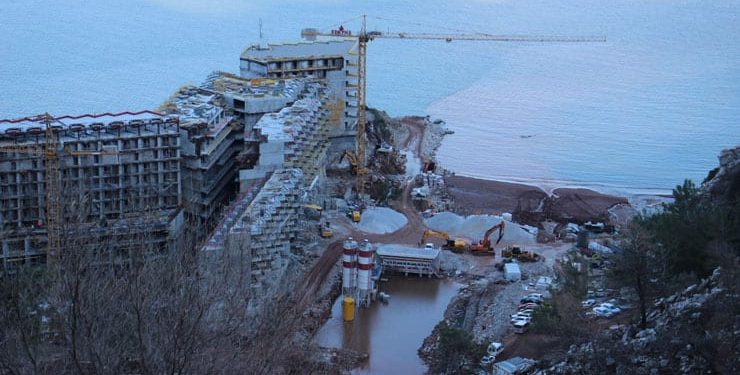 Sinpaş’ın Marmaris’teki oteline bilirkişi ‘dur’ dedi