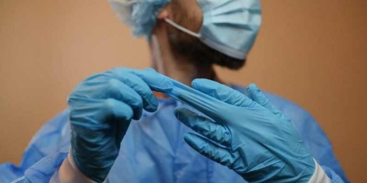 Son bir ayda 197 hekim yurt dışına gitmek için TTB'den belge aldı