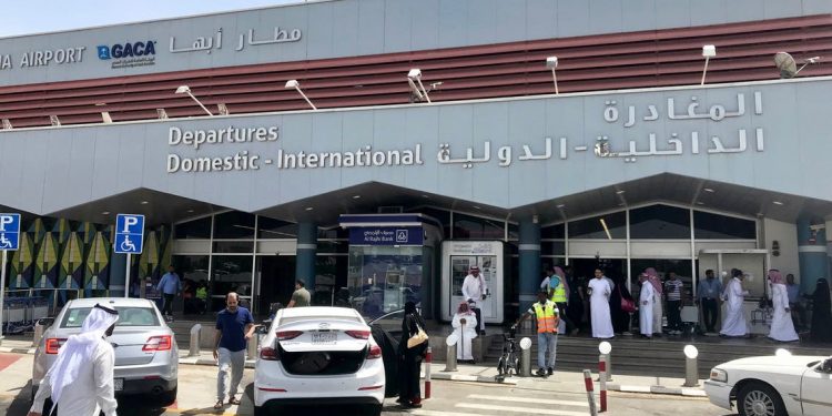 Suudi Arabistan’da havalimanına drone saldırısı: 12 yaralı