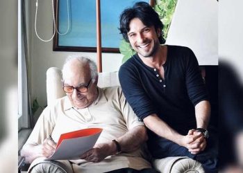 Tarkan'dan 'barış' çağrılı Yaşar Kemal paylaşımı