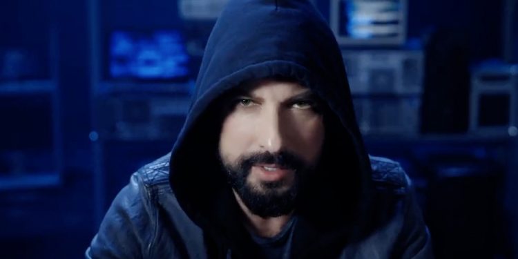 Tarkan’ın ‘Geççek’ şarkısı bir saatte 2,5 milyon kişi tarafından dinlendi