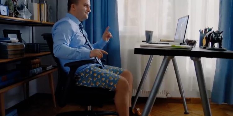 Tarkan’ın “Geççek’ şarkısının klibindeki şortlu oyuncu KHK’lı öğretmen Şuayip A. iddiası