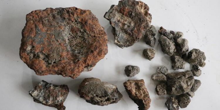 Tarlasında bulduğu taşlara 'meteorit olabilir' raporu verildi: Güvenlik için bankada kasa kiralayacağım