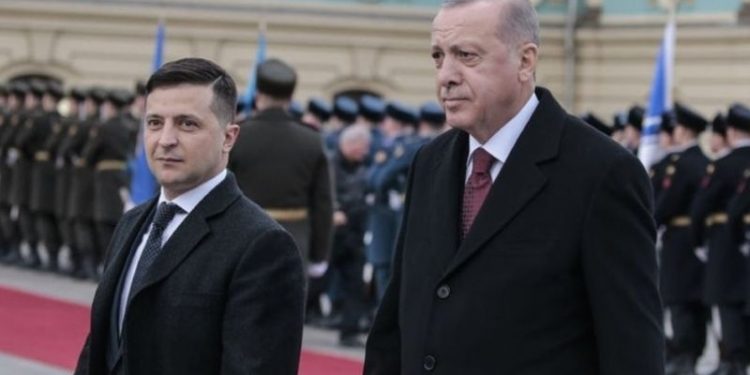 The Guardian yorumladı: Ukrayna, Boğazlar konusunda Türkiye üzerindeki baskıyı artırıyor