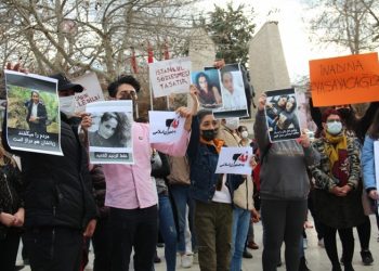 The Guardian: İranlı mülteciler gösteriye katıldıkları için Türkiye’den sınır dışı edilecek