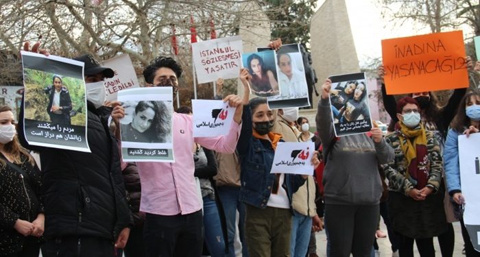 The Guardian: İranlı mülteciler gösteriye katıldıkları için Türkiye’den sınır dışı edilecek