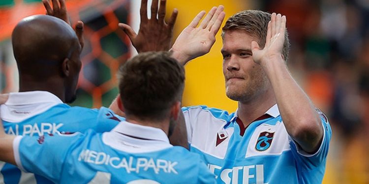 Trabzonspor rekorunun 1 puan gerisinde kaldı