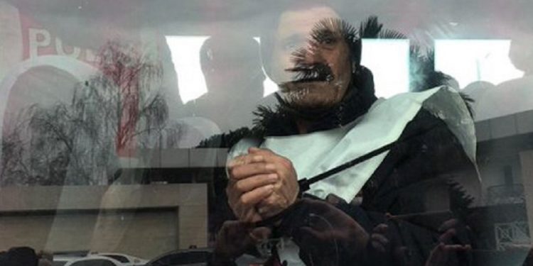 Tuncay Özilhan’ın evinin önünde eyleme gelen işçilere gözaltı