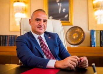 Turizm Bakanı Mehmet Ersoy: Bu yılki 35 milyar dolarlık turizm geliri beklentimiz ellerimizi açıp turist beklemekle olmayacak, sahada önemli çalışmalar yapılıyor