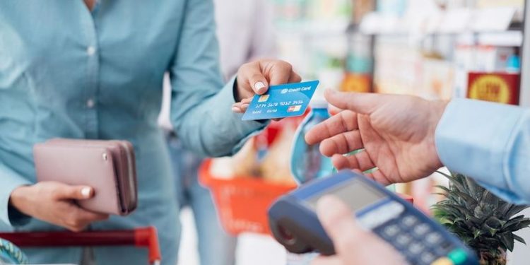 Tüketici peşini bırakmadı, mahkeme haklı buldu: Kredi kartında komisyon kesintisine emsal karar