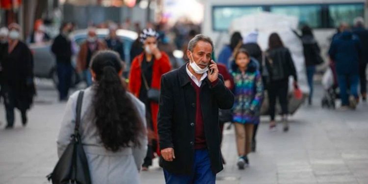 Türk Klinik Mikrobiyoloji ve İnfeksiyon Hastalıkları Derneği: Maske kullanımına mutlaka devam edilmeli