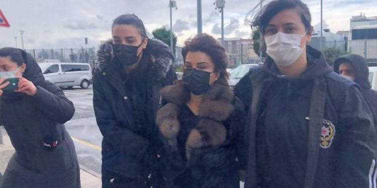 Türkiye, Yunanistan ve İngiltere, kadın gazetecilerin yasal olarak tehdit edilmesinde geçen ay başı çekti
