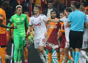 UEFA, Galatasaray’ın cezasında indirime gitti