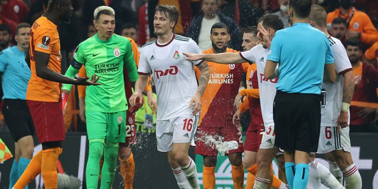 UEFA, Galatasaray’ın cezasında indirime gitti
