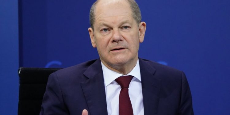 Ukrayna: Almanya'nın silah gönderme tartışmaları, Scholz hükümeti üzerindeki baskıyı artırıyor