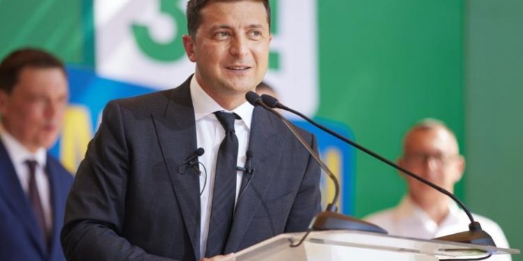 Ukrayna Devlet Başkanı Zelenski: Düşmanlarımızın en iyi dostu ülkemizdeki paniktir