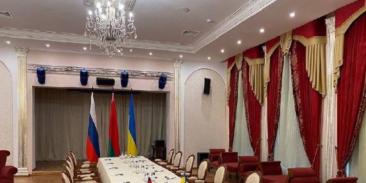 Ukrayna heyeti müzakere için Belarus’ta