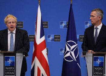 Ukrayna krizinde Batı uyarıyor Rusya tatbikat yapıyor