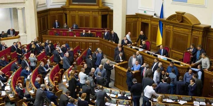 Ukrayna'da OHAL kabul edildi, gece yarısı başlıyor