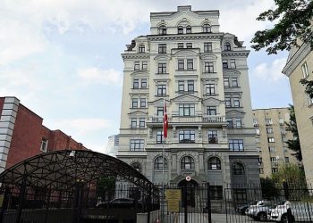 Ukrayna'da yaşayan Türkiyeli yurttaşların tahliye operasyonu: Kendi imkânlarımızla çıkmaya çalışıyoruz