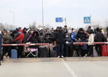 Ukrayna'nın işgali: Kendi başlarına kalan çocuklar, geride bırakılan ebeveynler