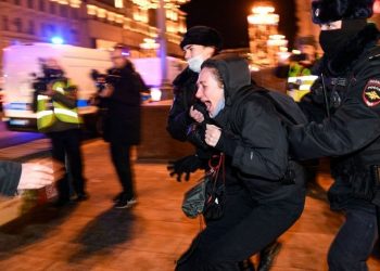 Ukrayna'nın işgali Rusya'da protesto edildi, gözaltılar var