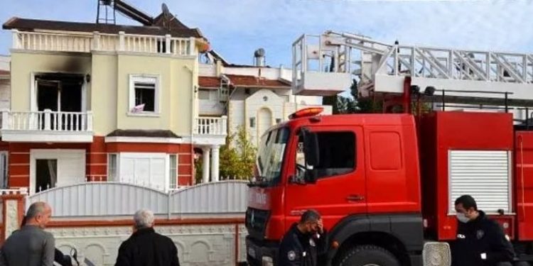 Uyuşturucudan kurtulmak için kendisini eve zincirleyen genç, yangında hayatını kaybetti