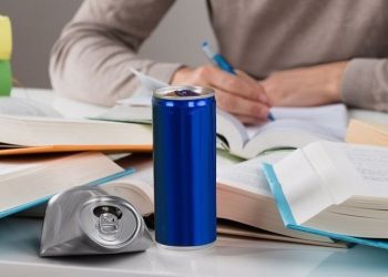 Uzmanlardan enerji içeceği uyarısı: Ciddi sağlık sorunlarına yol açabiliyor