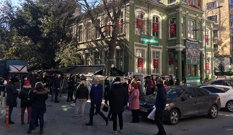 Vakıflar Genel Müdürlüğü tahliyesine karar verdiği BASAD polis zoruyla boşaltılıyor