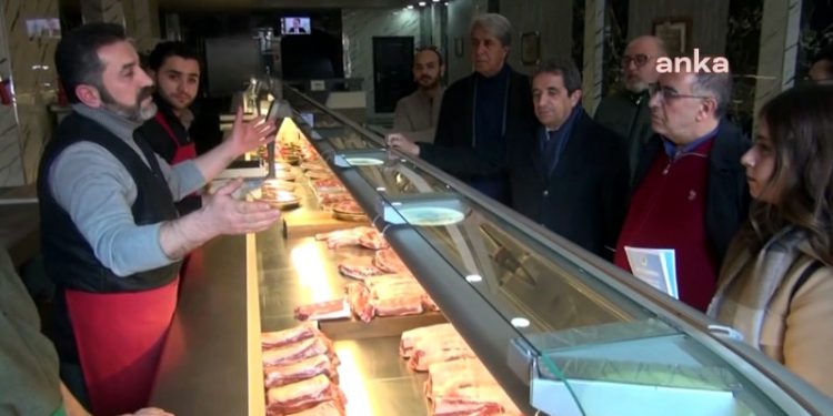 Vanlı esnaf: ‘Önceden tüp sırası vardı’ diyorlar; şimdi vatandaş ekmek sırasına düşmüş