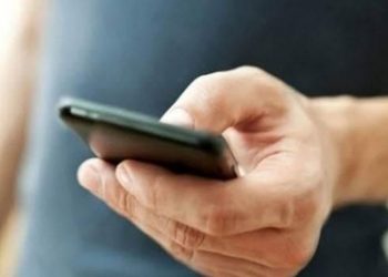 Yargıtay: İş yeri telefonunu izinsiz kullanmak tazminatsız kovulma sebebi